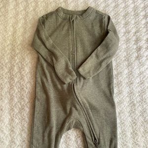 Old Navy Gray Sleeper